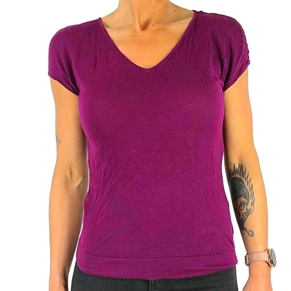 Guess Cutout Short Sleeve Blouse Size Small Purple Cutout Shoulder